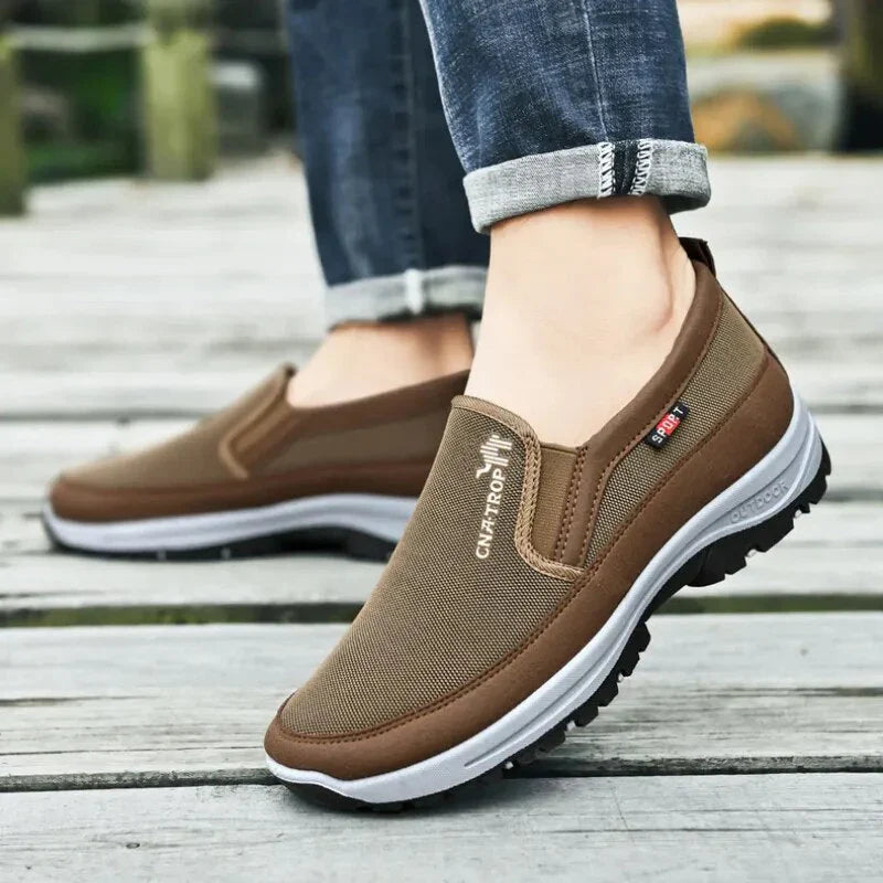 Chaussures de sport outdoor à enfiler pour hommes – Chaussures de marche confortables et rembourrées  
