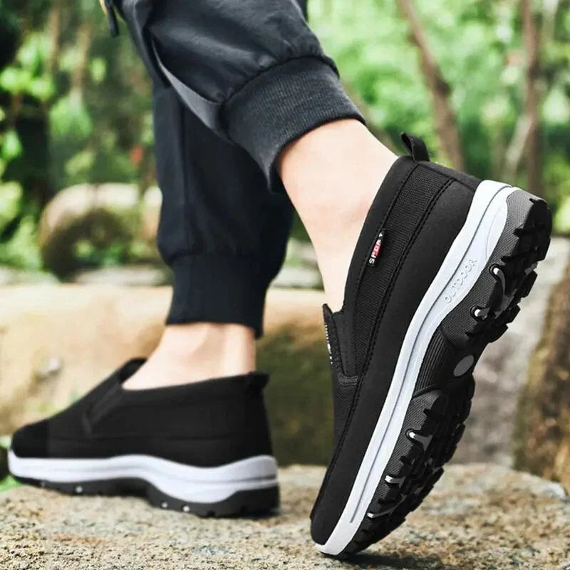 Chaussures de sport outdoor à enfiler pour hommes – Chaussures de marche confortables et rembourrées  
