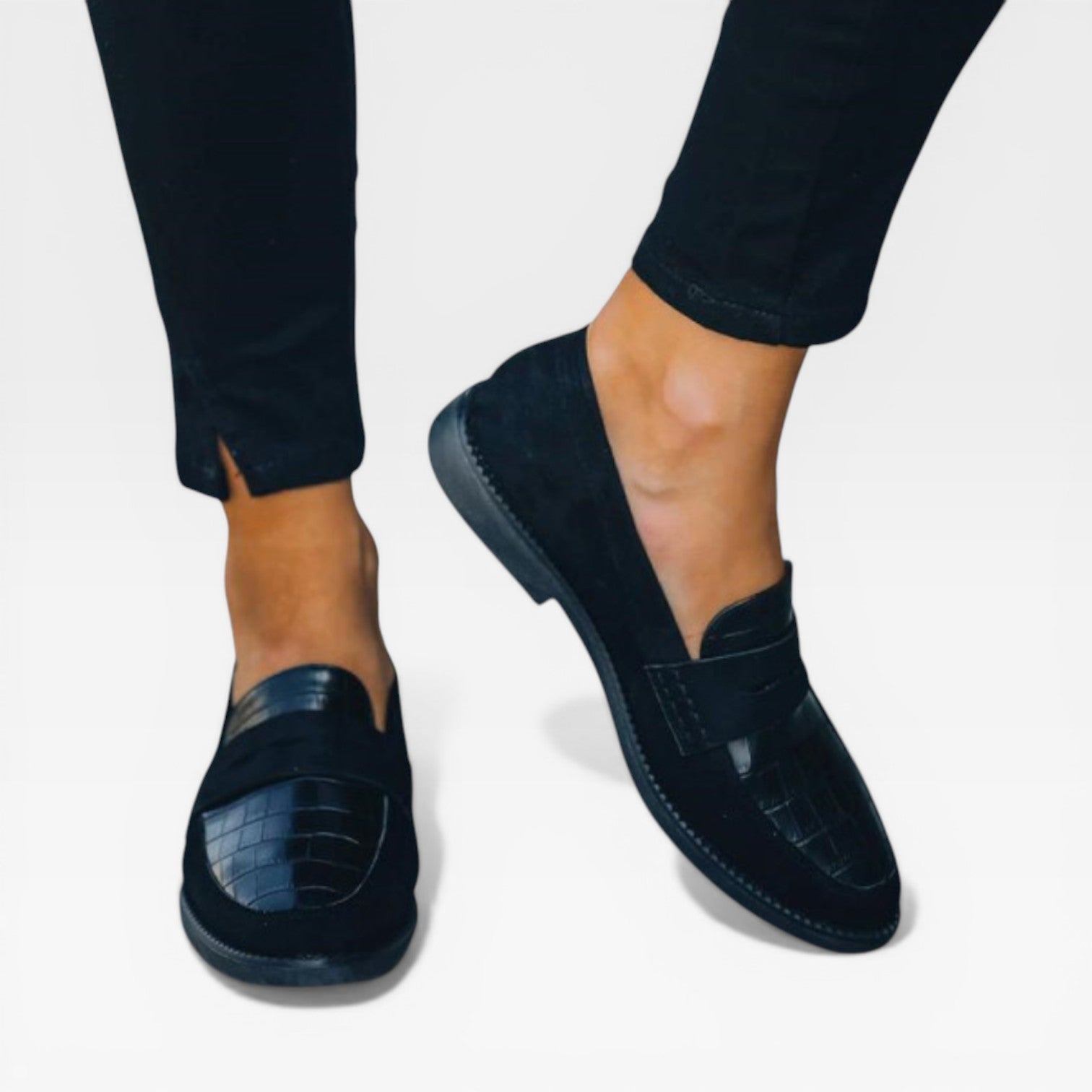 Women’s Black Croc Print Loafers for Comfortable Daily Wear