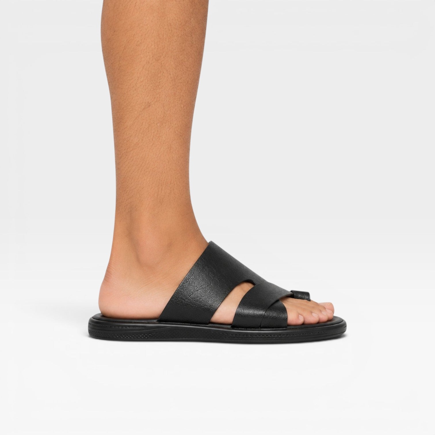 Sandales en cuir à enfiler pour hommes – Confort quotidien élégant avec boucle d’orteil  