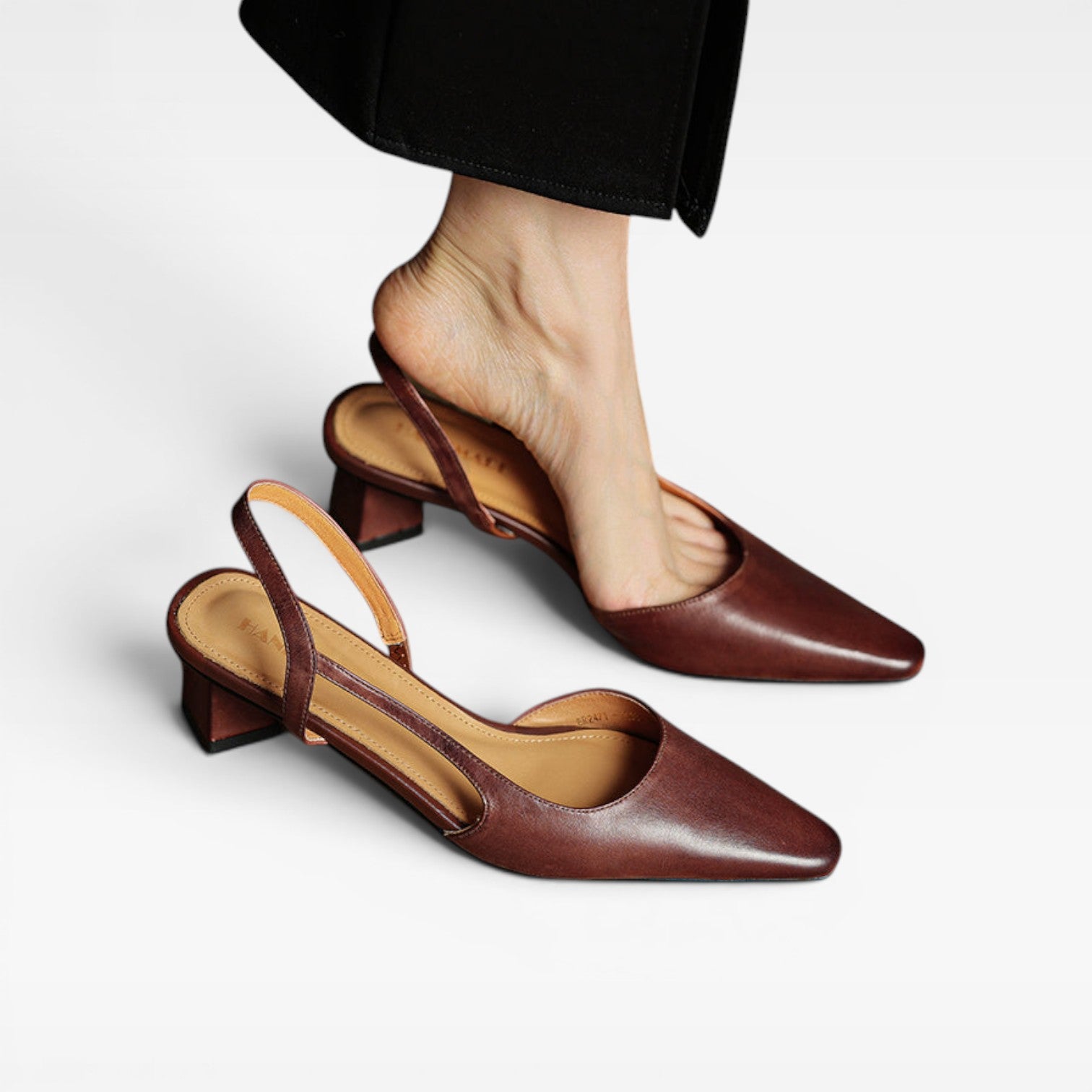 Escarpins à talons kitten en cuir véritable pour femmes – Escarpins élégants à bout pointu et talon bas pour occasions spéciales