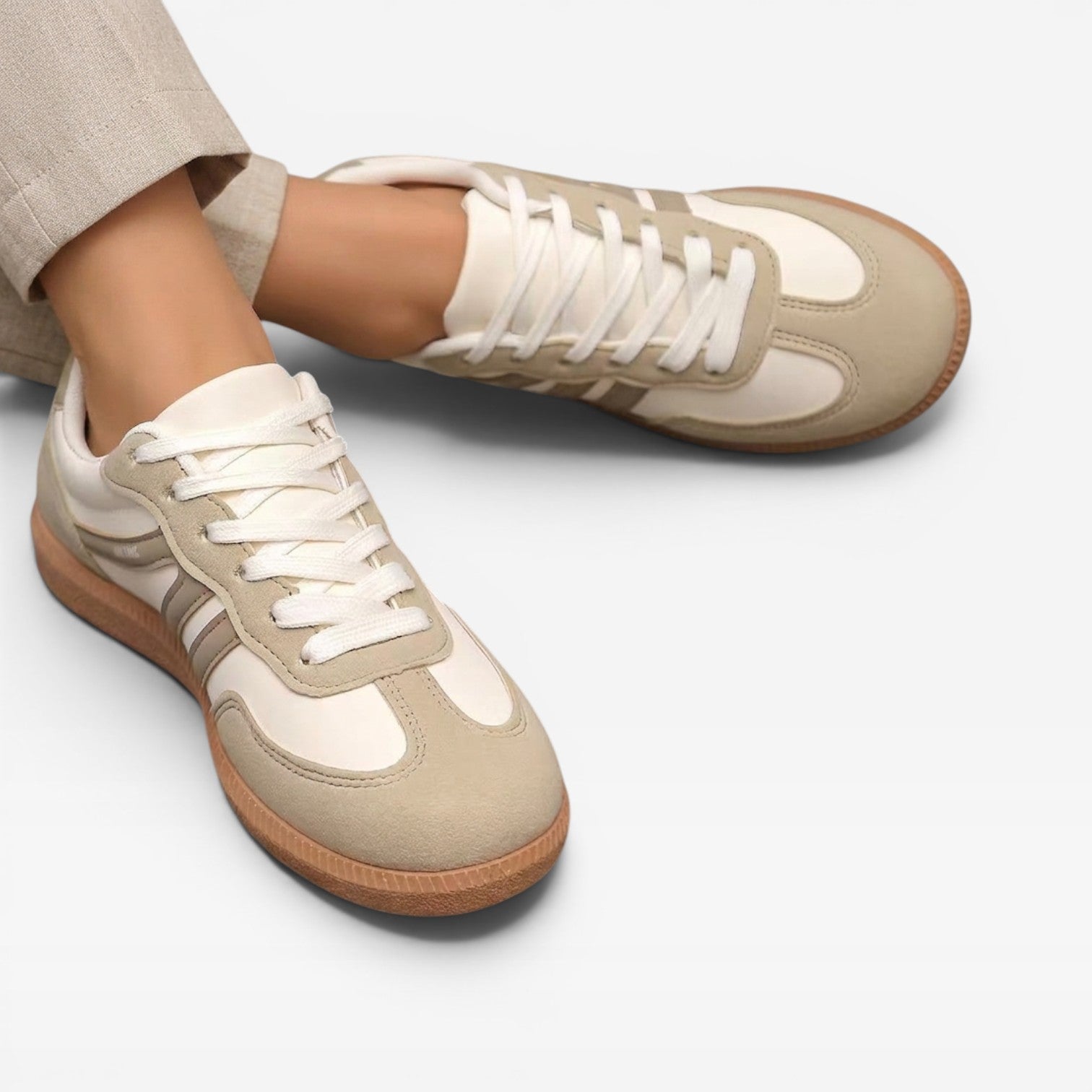 Women's Retro Suede Trainers – Lace Up Comfortable Everyday Shoes