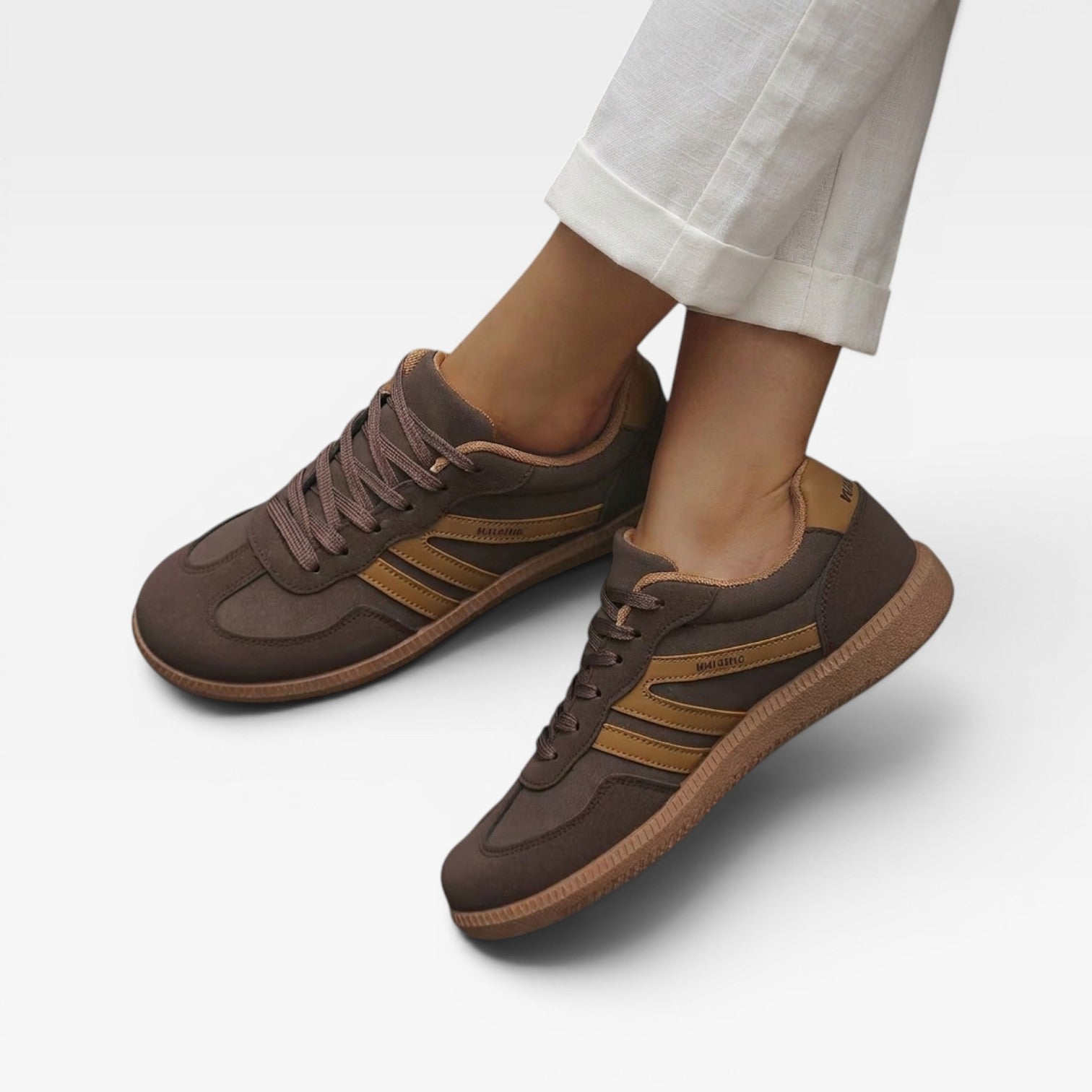 Women's Retro Suede Trainers – Lace Up Comfortable Everyday Shoes