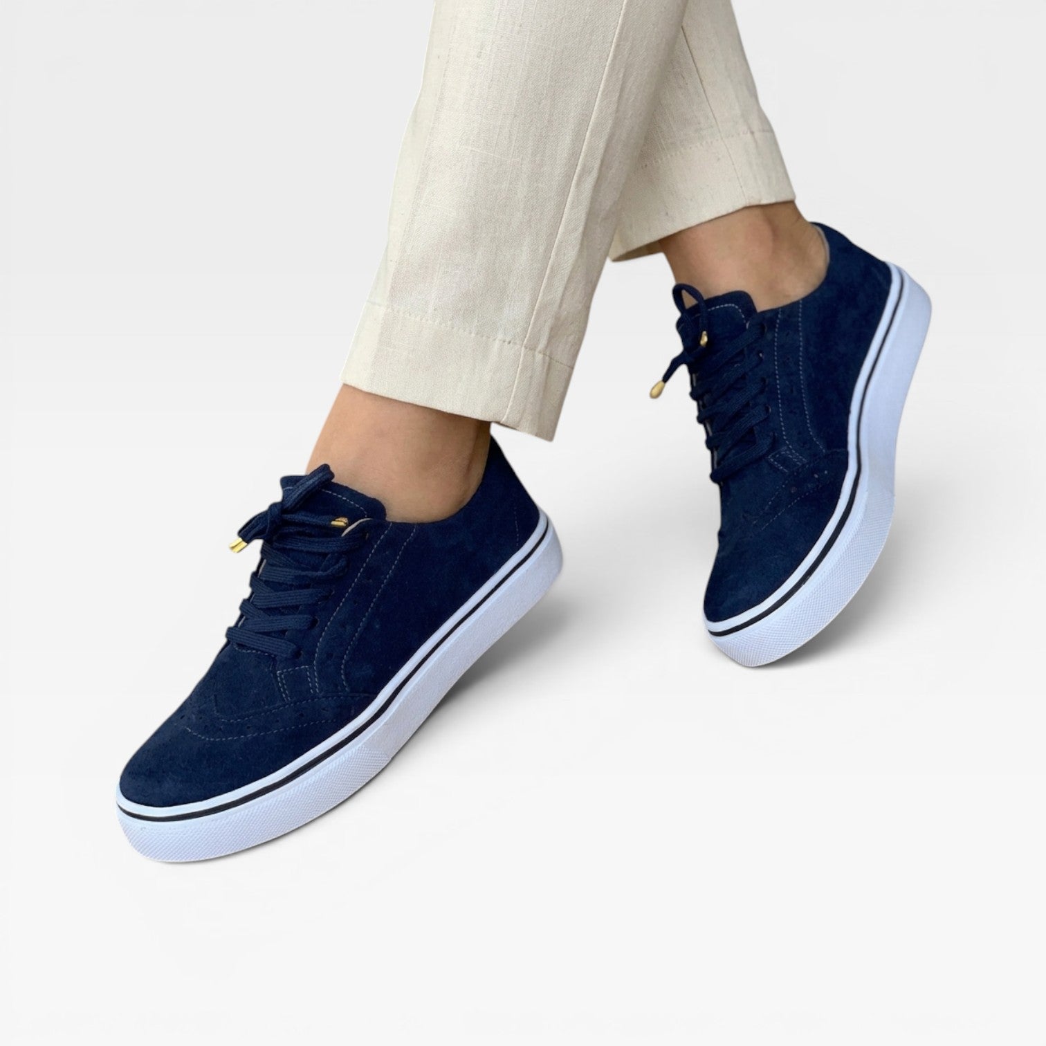 Women's Lace Up Brogue Trainers – Comfortable Suede Look Platform Shoes
