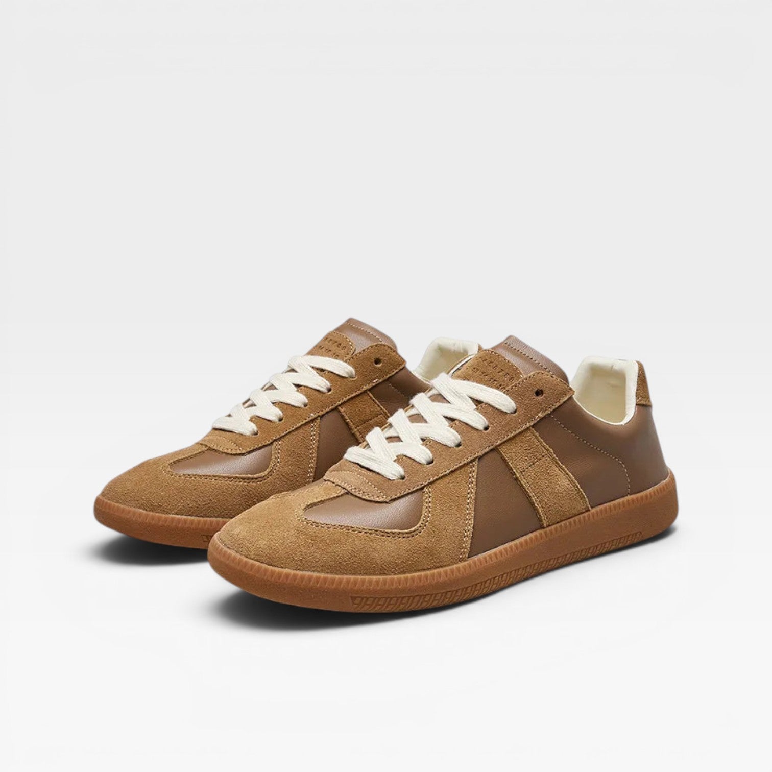 Men’s Casual Trainers – Retro Style Lace-Up Shoes