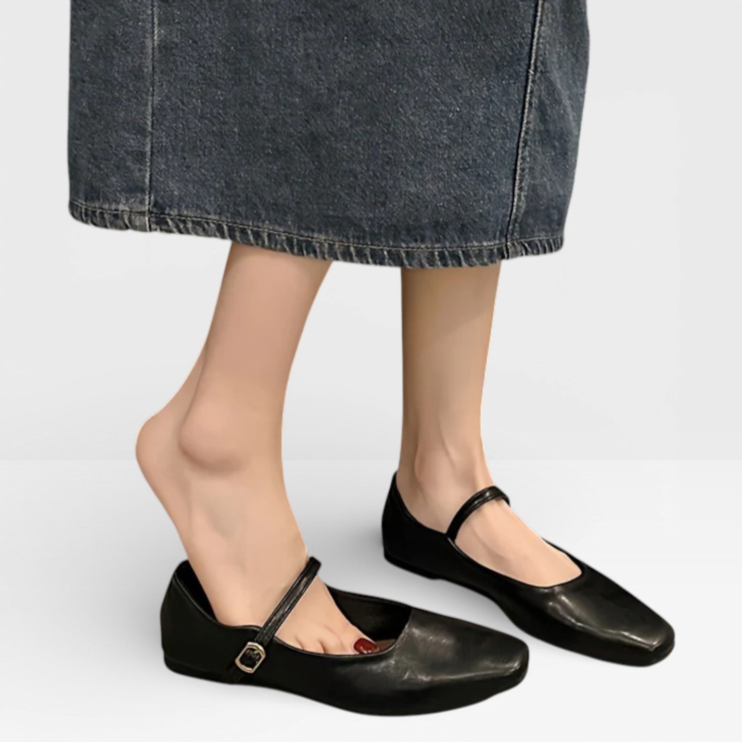 Women’s Classic Mary Jane Shoes with Buckle Strap