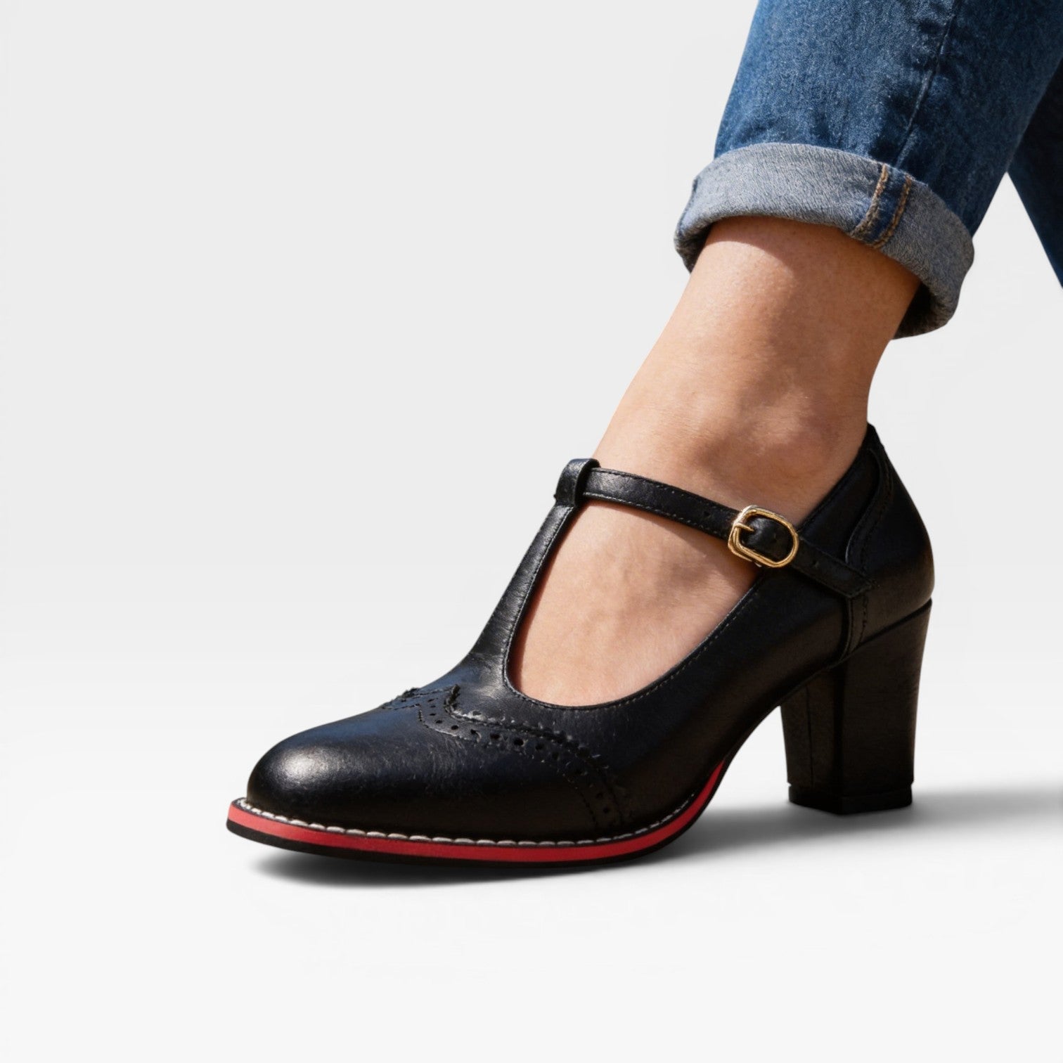 Women's Vintage Mary Jane Pumps – Elegant Brogue T Strap Block Heel Shoes for Special Occasions