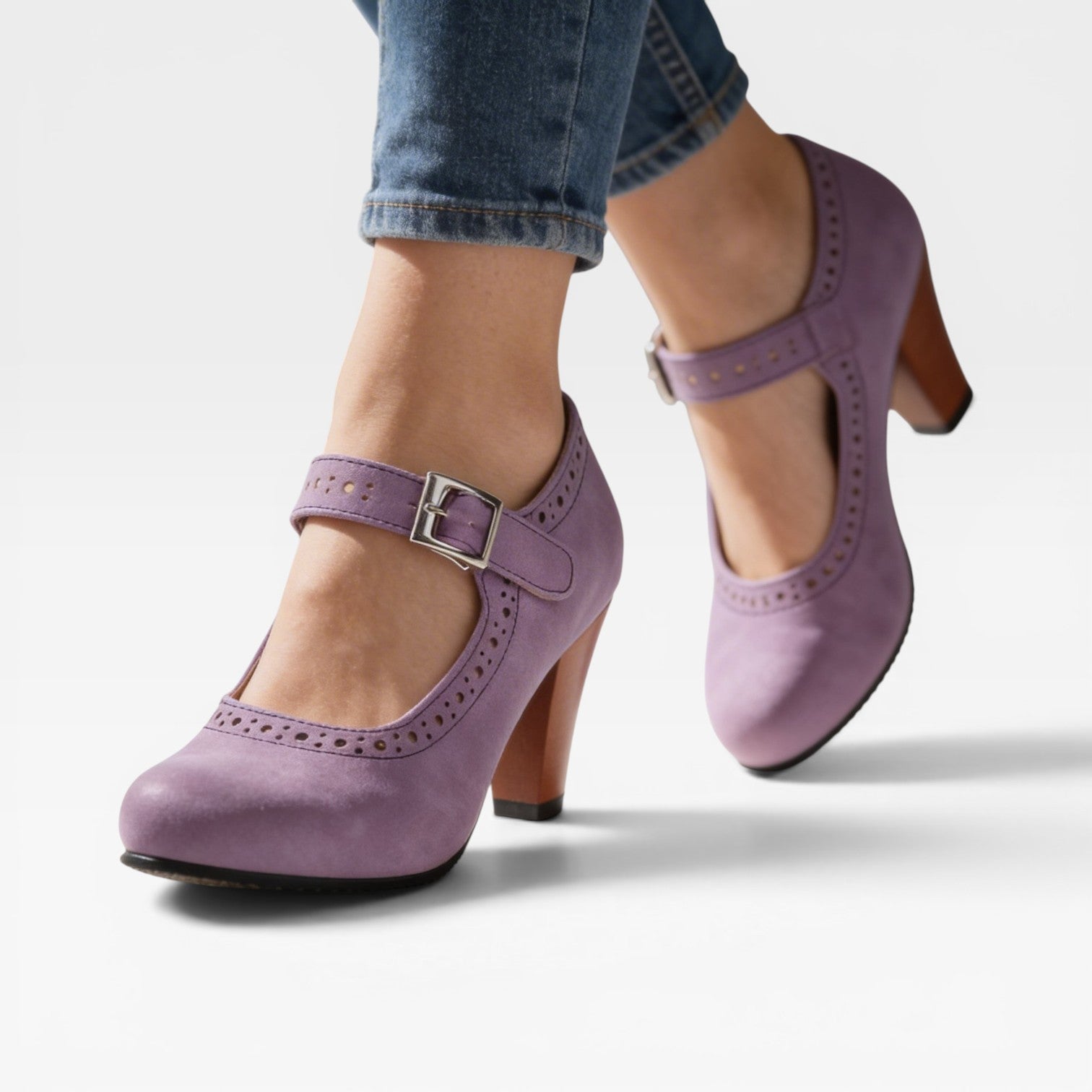 Women's Vintage Brogue Mary Jane Pumps – Elegant Buckle Strap Block Heel Shoes for Special Occasions