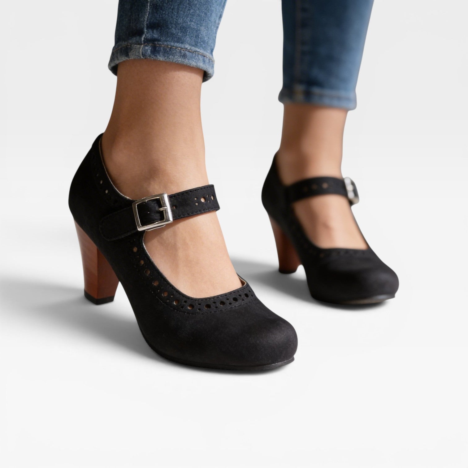 Women's Vintage Brogue Mary Jane Pumps – Elegant Buckle Strap Block Heel Shoes for Special Occasions