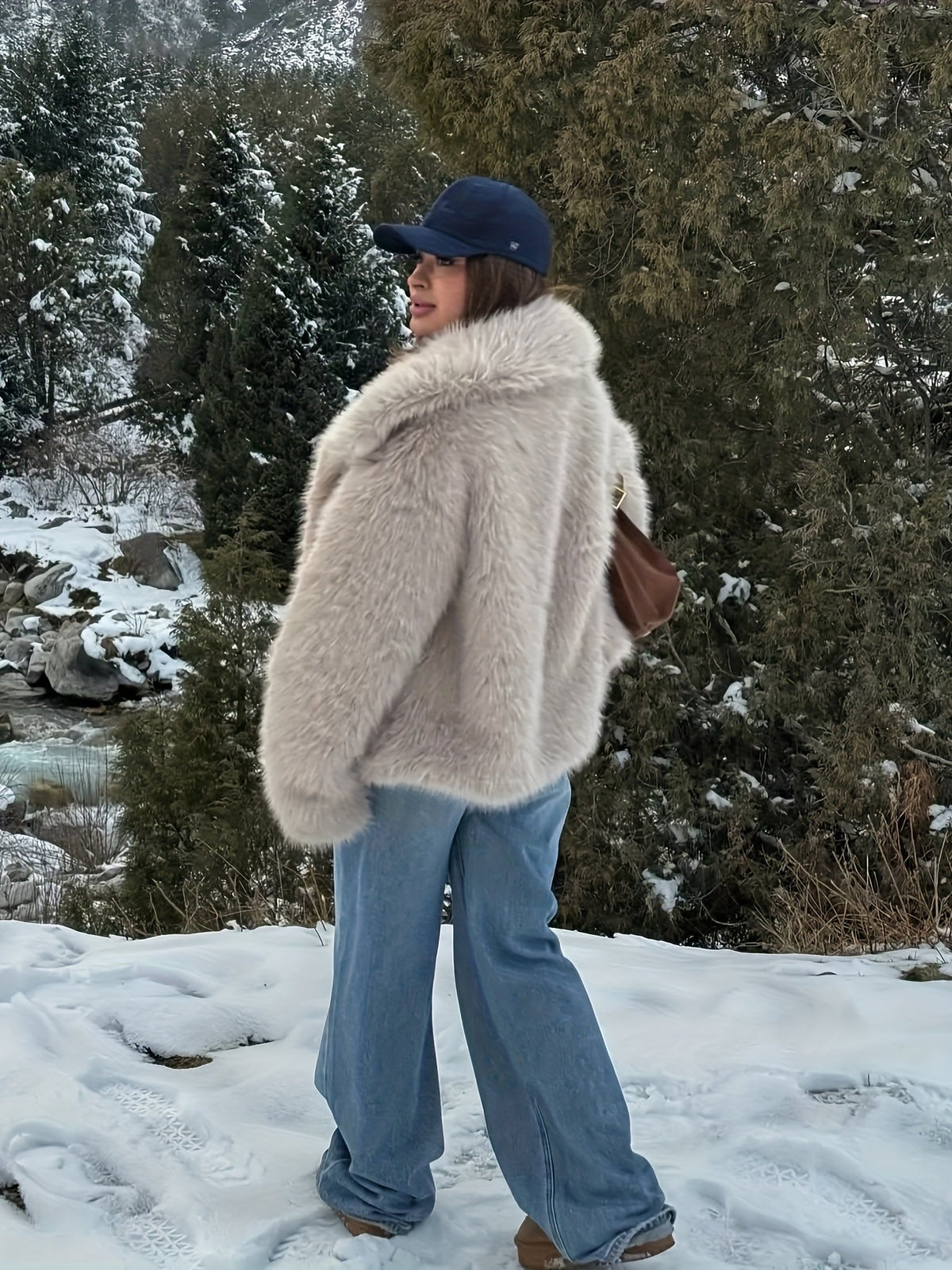 Women's Elegant Oversized Faux Fur Coat
